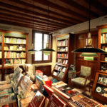 La libreria Manfrotto di Palazzo Roberti, a Bassano del Grappa